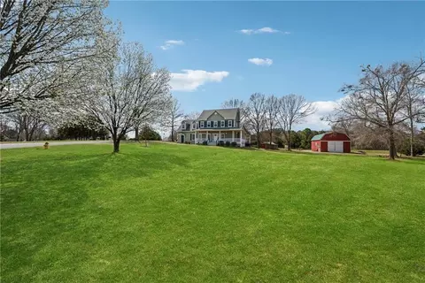 10 Mulberry Ln, White, GA 30184