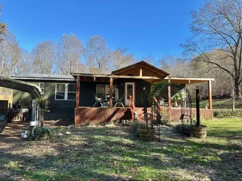352 Copper Mines Rd, Murrayville, GA 30564