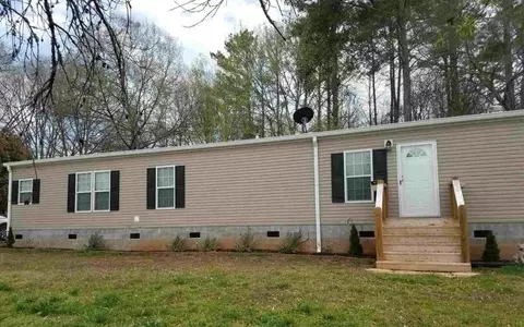 17 Wildflower Cv, Carrollton, GA 30116