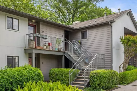 30 Finch Trl NE, Atlanta, GA 30308