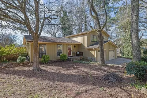 4570 Nantucket Dr SW, Lilburn, GA 30047