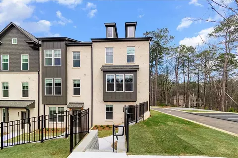 270 Daybreak Ln, Newnan, GA 30265