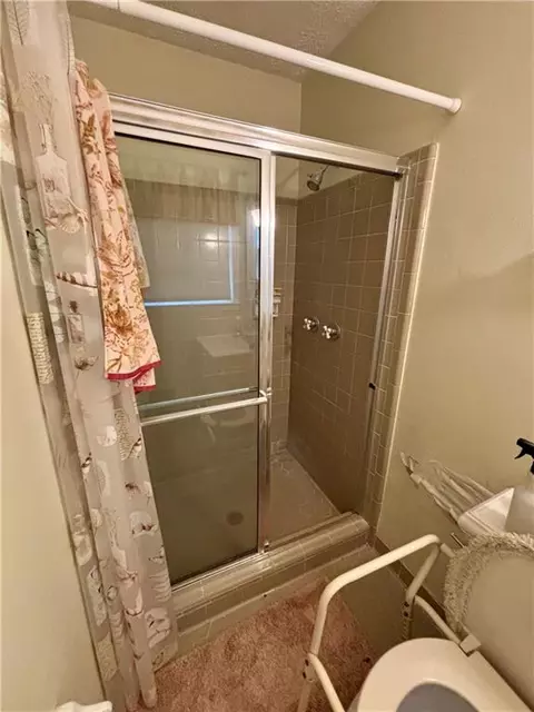 Bath - 3077 Meadow Lark Dr, Duluth, GA 30096 photo 4 of 4