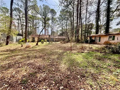 Exterior - 3077 Meadow Lark Dr, Duluth, GA 30096 photo 6 of 7