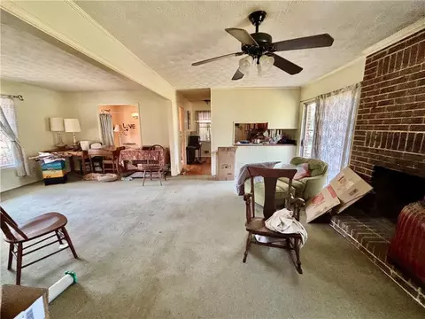 Living - 3077 Meadow Lark Dr, Duluth, GA 30096 photo 3 of 4