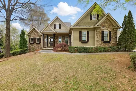 627 Warsaw Rd, Roswell, GA 30075