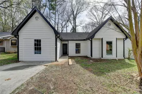 5393 Ridge Forest Dr, Stone Mountain, GA 30083