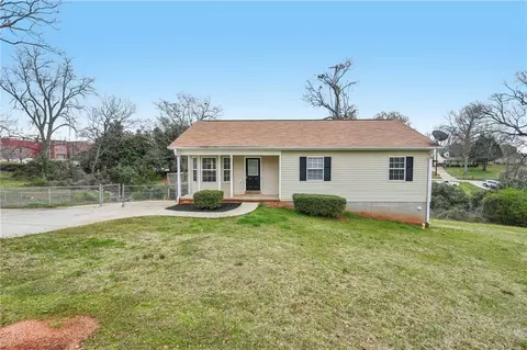 145 Atlanta Ave, Commerce, GA 30529