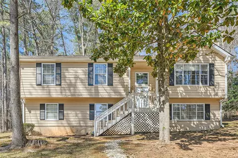 4605 Woodcroft Cv, Snellville, GA 30039