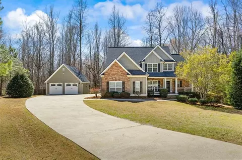 381 Gainesborough Dr, Dallas, GA 30157