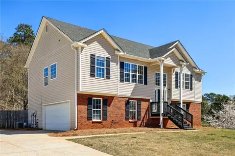Exterior - 706 Masters Dr, Monroe, GA 30655 photo 4 of 26