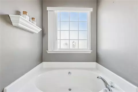 Bath - 706 Masters Dr, Monroe, GA 30655 photo 1 of 3