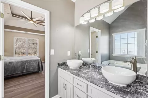 Bath - 706 Masters Dr, Monroe, GA 30655 photo 2 of 3