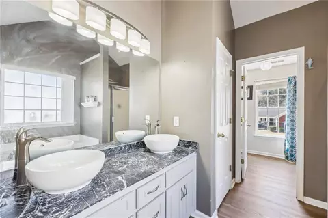 Bath - 706 Masters Dr, Monroe, GA 30655 photo 3 of 3