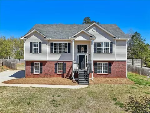 Exterior - 706 Masters Dr, Monroe, GA 30655 photo 7 of 26