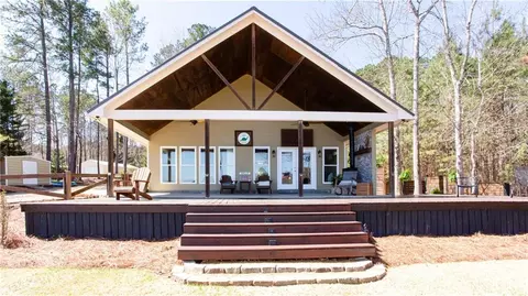 518 Rockville Springs Dr, Eatonton, GA 31024