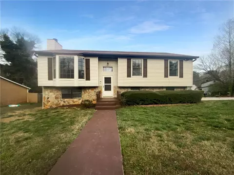 4933 Bayside Ct, Stone Mountain, GA 30088