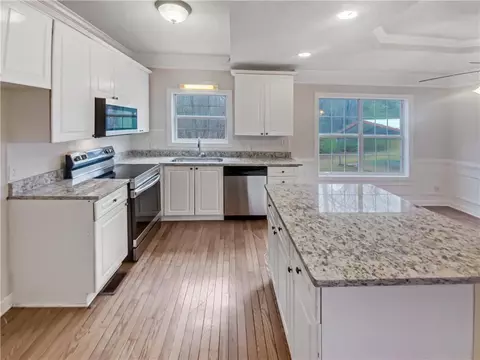 Kitchen - 1071 High Falls Rd, Jackson, GA 30233 photo 2 of 3
