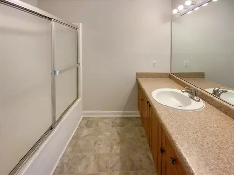 Bath - 1071 High Falls Rd, Jackson, GA 30233 photo 3 of 3