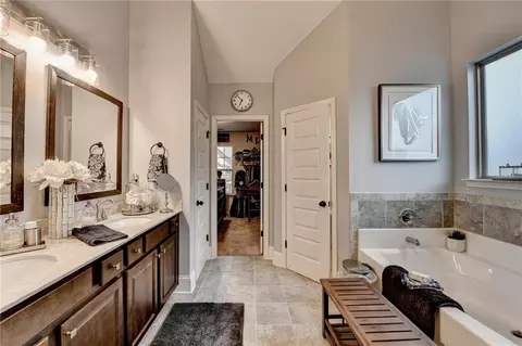Entry Way - 2640 Paddock Point Pl, Dacula, GA 30019 photo 10 of 12