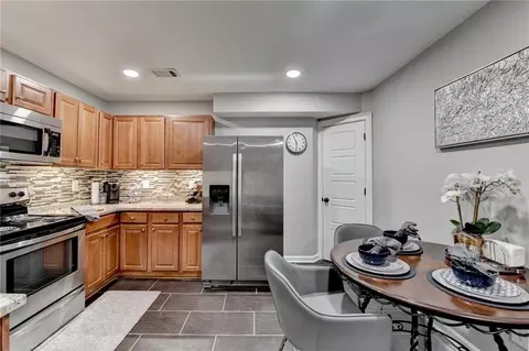 Kitchen - 2640 Paddock Point Pl, Dacula, GA 30019 photo 7 of 8