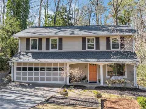 330 Knoll Woods Dr, Roswell, GA 30075