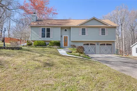 4643 Spring Ridge Dr, Flowery Branch, GA 30542