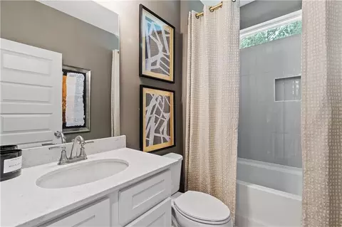 Bath - 420 Hatcher Ct, Hampton, GA 30228 photo 1 of 8