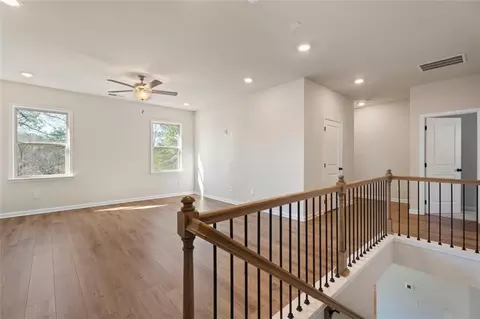 Living - 514 Eagles Pt, Fairburn, GA 30213 photo 2 of 5