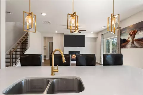 Kitchen - 514 Eagles Pt, Fairburn, GA 30213 photo 3 of 4