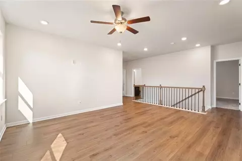 Living - 514 Eagles Pt, Fairburn, GA 30213 photo 4 of 5