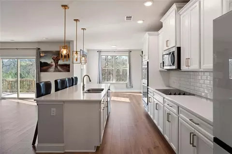 Kitchen - 514 Eagles Pt, Fairburn, GA 30213 photo 2 of 4