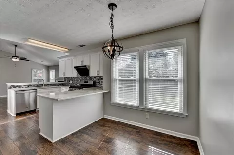 Kitchen - 2940 Abbotts Pointe Dr, Duluth, GA 30097 photo 1 of 12