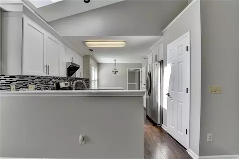 Entry Way - 2940 Abbotts Pointe Dr, Duluth, GA 30097 photo 3 of 5