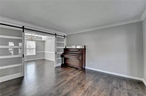 Living - 2940 Abbotts Pointe Dr, Duluth, GA 30097 photo 2 of 12