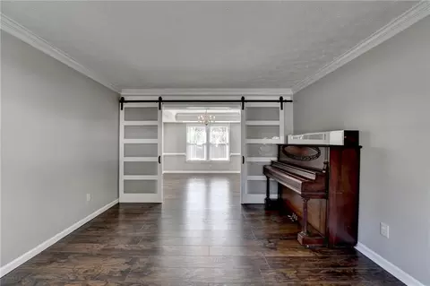 Living - 2940 Abbotts Pointe Dr, Duluth, GA 30097 photo 3 of 12