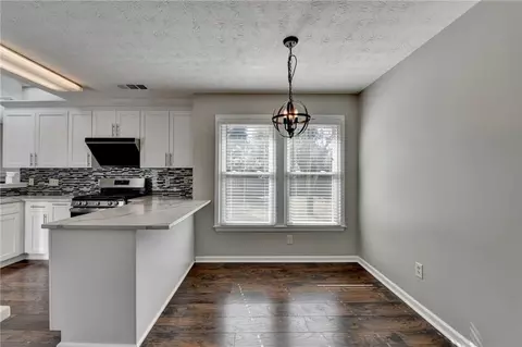 Kitchen - 2940 Abbotts Pointe Dr, Duluth, GA 30097 photo 2 of 12