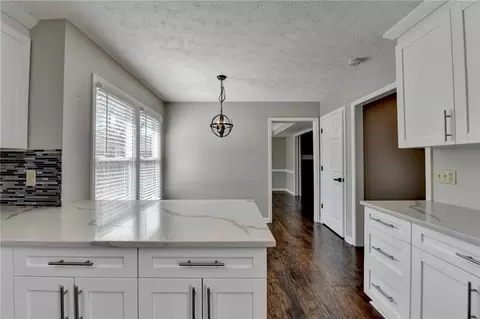 Kitchen - 2940 Abbotts Pointe Dr, Duluth, GA 30097 photo 9 of 12