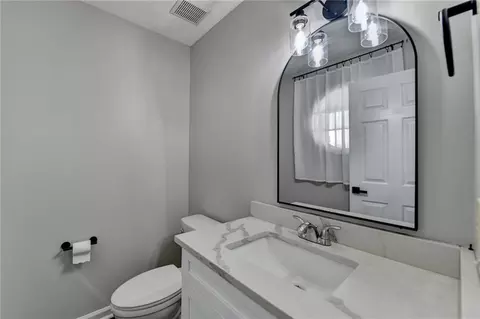 Bath - 2940 Abbotts Pointe Dr, Duluth, GA 30097 photo 1 of 6