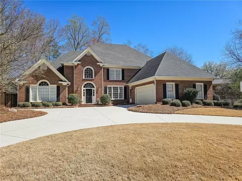 5189 Brooke Farm Dr, Atlanta, GA 30338