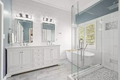 Bath - 1090 Compton Way, Suwanee, GA 30024 photo 1 of 9