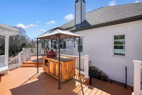 Exterior - 1090 Compton Way, Suwanee, GA 30024 photo 14 of 33