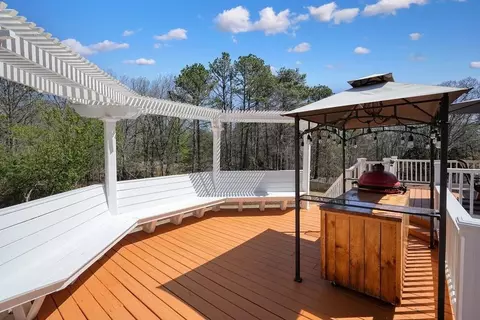 Exterior - 1090 Compton Way, Suwanee, GA 30024 photo 13 of 33