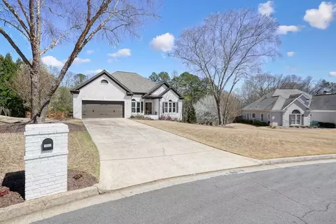 Exterior - 1090 Compton Way, Suwanee, GA 30024 photo 4 of 33