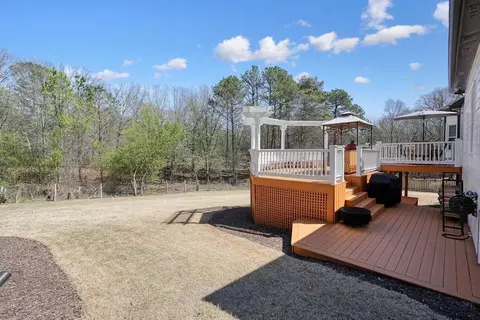 Exterior - 1090 Compton Way, Suwanee, GA 30024 photo 16 of 33