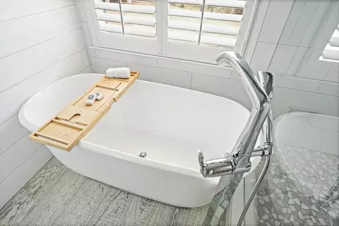 Bath - 1090 Compton Way, Suwanee, GA 30024 photo 4 of 9