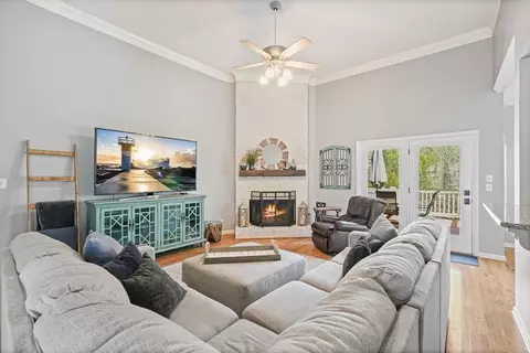 Living - 1090 Compton Way, Suwanee, GA 30024 photo 3 of 4