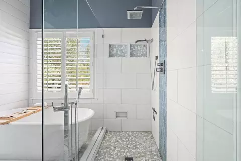 Bath - 1090 Compton Way, Suwanee, GA 30024 photo 3 of 9