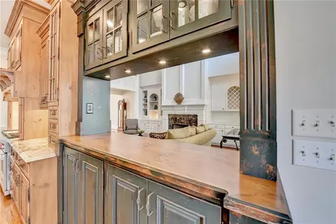 Kitchen - 6950 Kettering Ln, Suwanee, GA 30024 photo 8 of 8