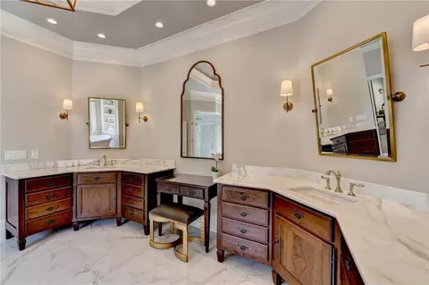 Bath - 6950 Kettering Ln, Suwanee, GA 30024 photo 5 of 12